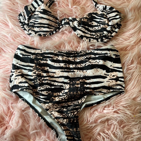 2 piece snake print bikini - Picture 3 of 5